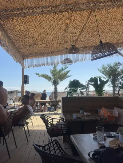 Saint TroPez BEACH CLUB