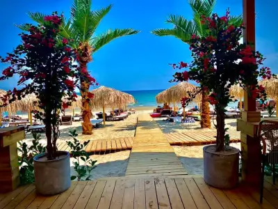 Saint TroPez BEACH CLUB