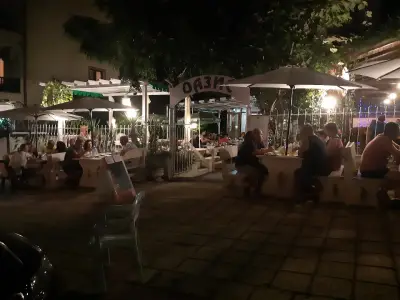 Къща за гости "ОАЗИС",бистро