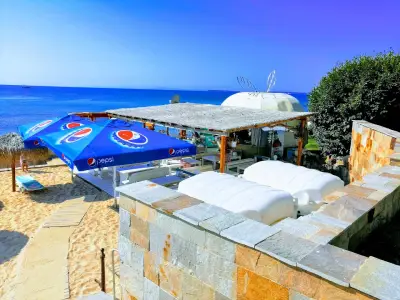 Beach Bar Golden Apple