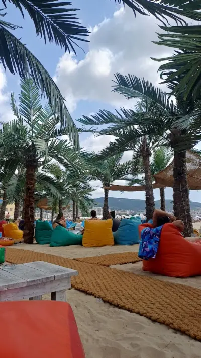 Alibi Beach Bar