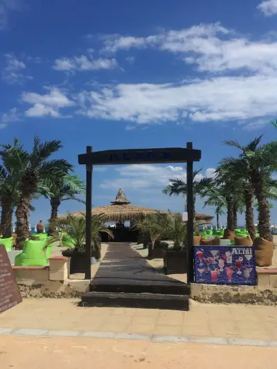 Alibi Beach Bar