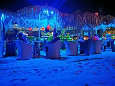 Alibi Beach Bar