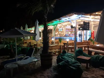 AMOUR BEACH BAR | V&P