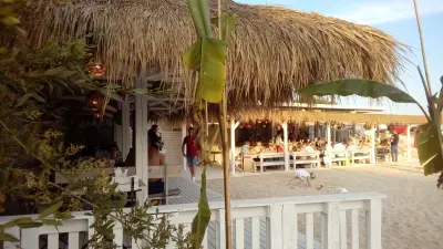 AMOUR BEACH BAR | V&P