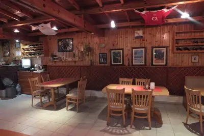 La Bomba Bistro