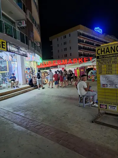 Supermarket nonstop 24/7