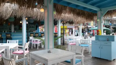 Beach Bar Bubbles
