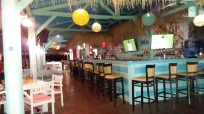 Beach Bar Bubbles