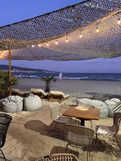 Mania Beach Bar & Dinner