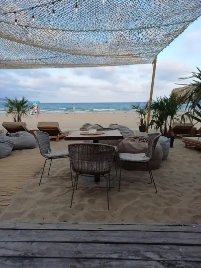 Mania Beach Bar & Dinner