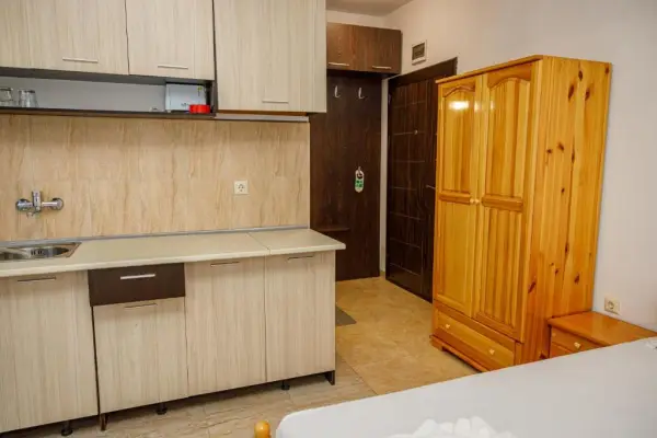 Икономична тройна стая