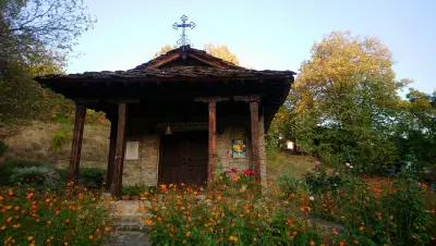 Параклис „Света Богородица — Живоносен източник” в махала Баба Стана над троянското село Орешак
