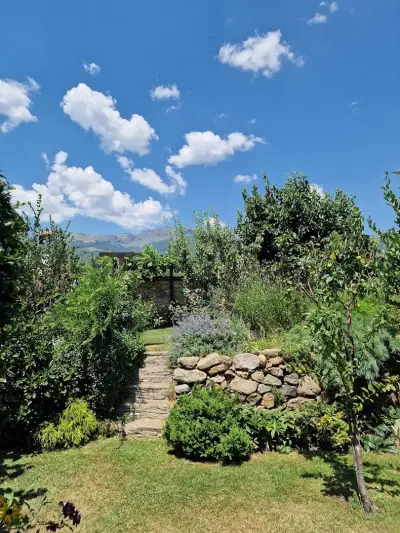 SECRET GARDEN