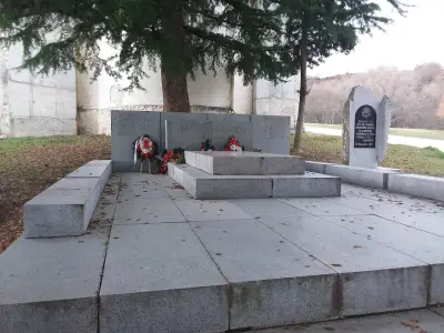 Гробът На Яне Сандански