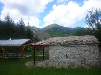 Водопад Скакалото