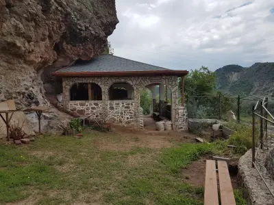 Скален храм "Свети Панталеймон"