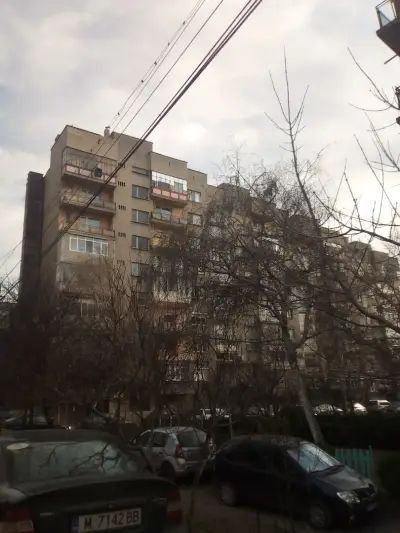 Електрохолд – Търговски център Лом