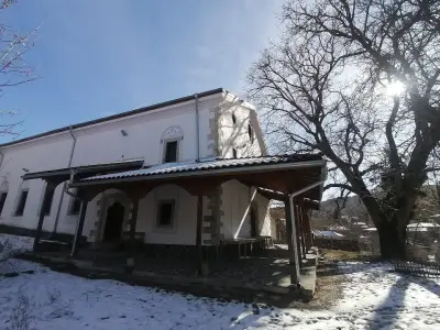 Църква „Свети апостоли Петър и Павел“