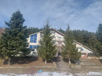 Хотел "Бор"