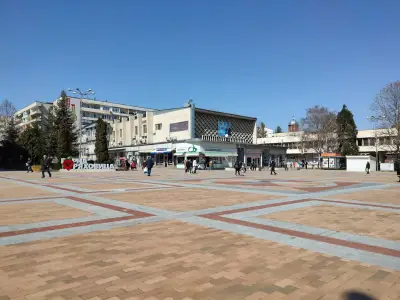 Площад „Георги Измирлиев“