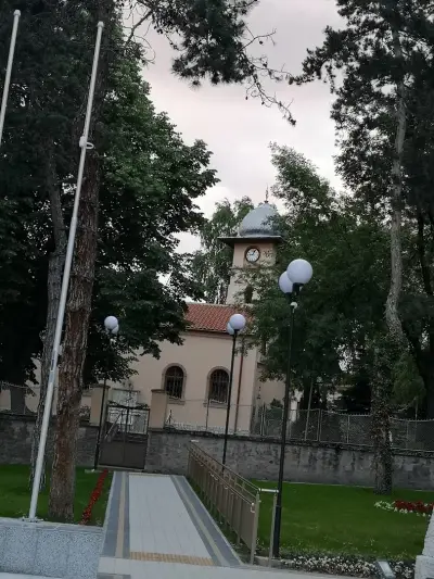 Паметник на Вела Пеева