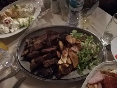 Ресторант "При Сватовете е Неповторимото"