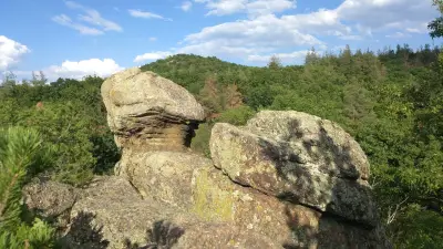 Мегалит над село Бузовград