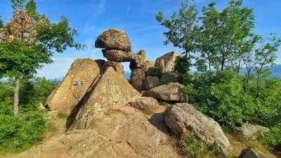 Мегалит над село Бузовград