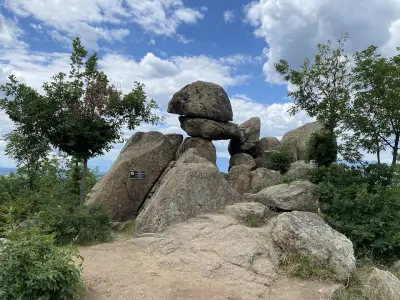 Мегалит над село Бузовград