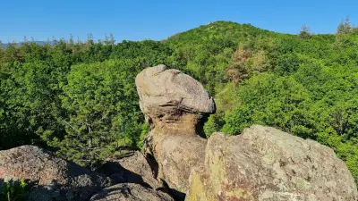 Мегалит над село Бузовград