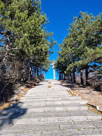 Паметник Околчица