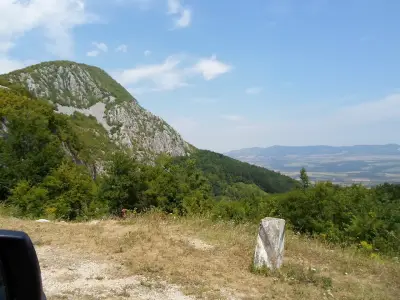 Паметник Околчица
