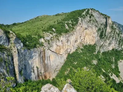 Водопад „Врачанска Скакля“ 141 м.