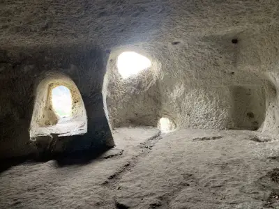 Осмарски скални манастири