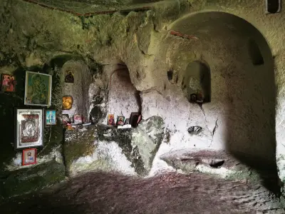 Осмарски скални манастири