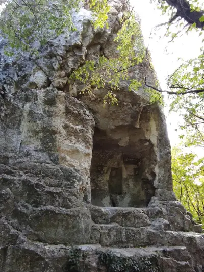 Ханкрумовски скален манастир