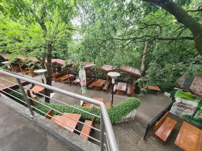 "The Hut" Complex