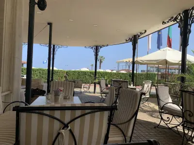 Vienna Cafe