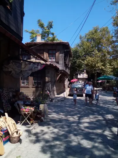 Арка на древния град Аполония