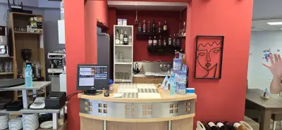 UTOPIA BAR & DINNER