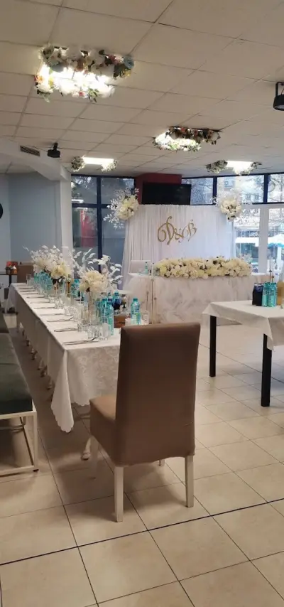 UTOPIA BAR & DINNER