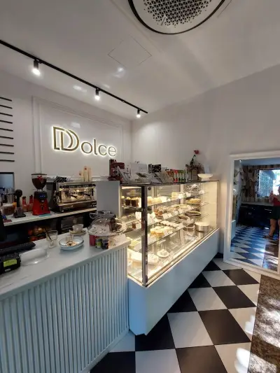 Кафе-сладкарница “Dolce”