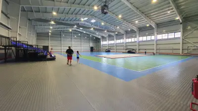 Спортна зала "Арена Несебър"