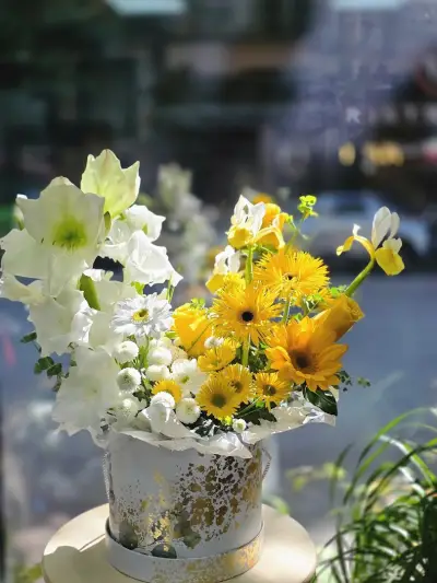 Магазин за цветя Lovely Flowers