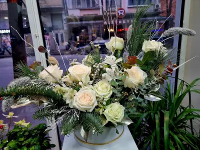 Магазин за цветя Lovely Flowers