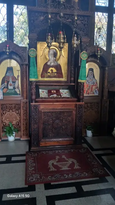 Храм „Света Петка“