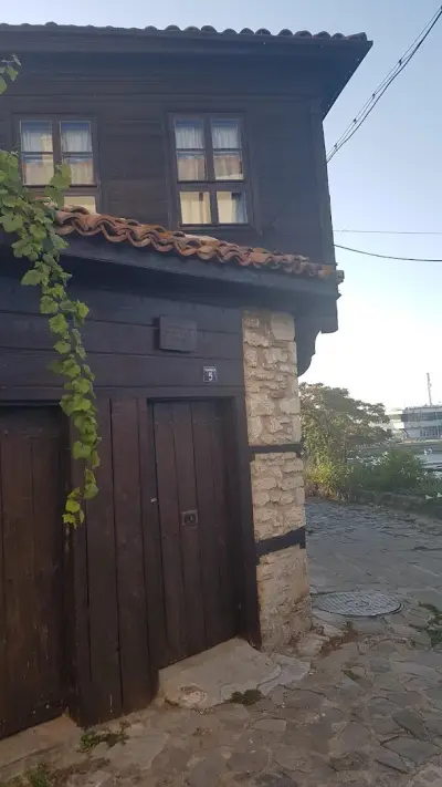Рони Хотел