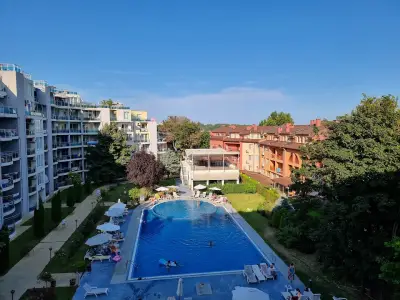Oasis Laguna Apartments