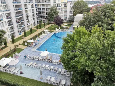 Oasis Laguna Apartments